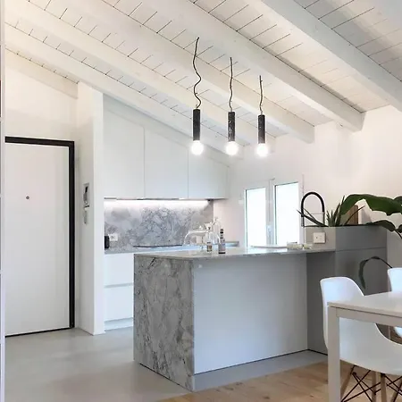 Di Design Con Posto Auto. Apartmán *